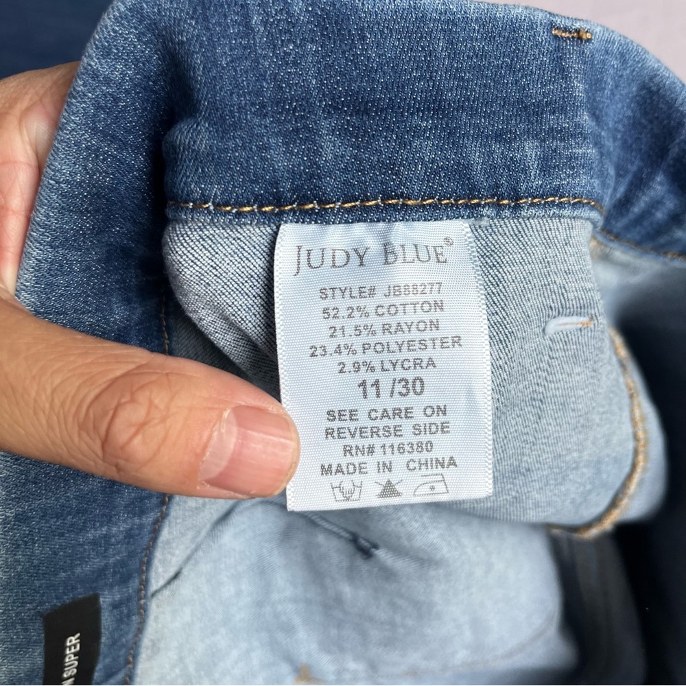 JUDY BLUE medium blue wash denim cotton blend stretch raw fray hem flare jeans‎ - Picture 6 of 6